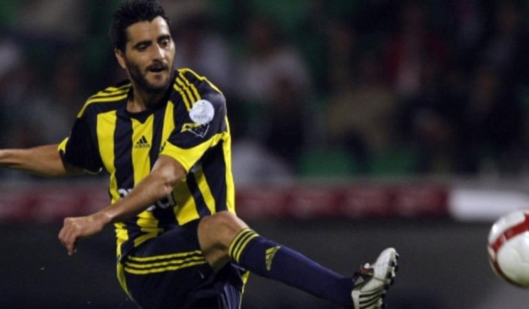 44 yaşında futbola doymadı! Eski Fenerbahçeli yıldız 18. kez takım değiştirdi 1 44-yasinda-futbola-doymadi-eski-fenerbahceli-yildiz-18-kez-takim-degistirdi-YSDzFuy7.jpg