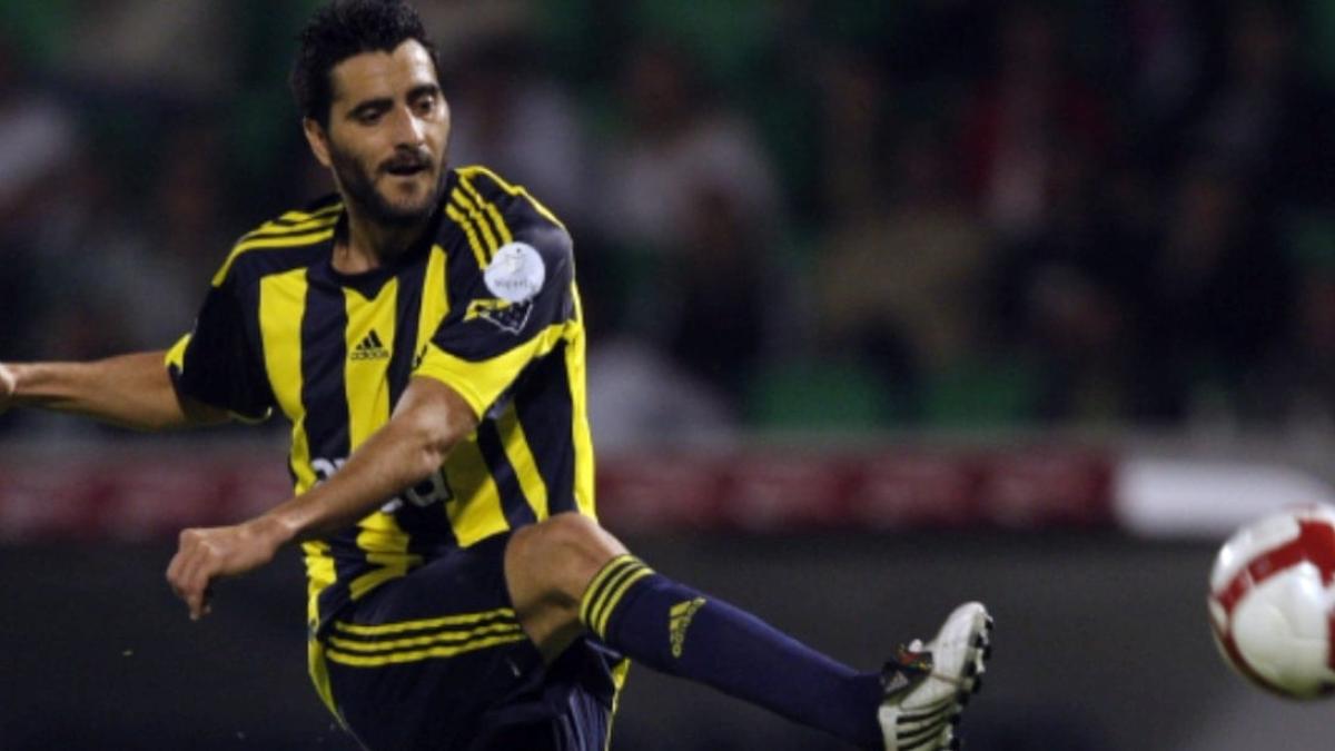 44 yaşında futbola doymadı! Eski Fenerbahçeli yıldız 18. kez takım değiştirdi 2 44-yasinda-futbola-doymadi-eski-fenerbahceli-yildiz-18-kez-takim-degistirdi-YSDzFuy7.jpg