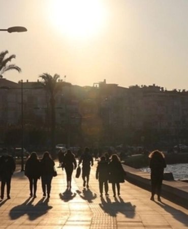 Afrika sıcakları Türkiye'yi kavurdu! Termometreler 40’a dayandı, uzmanlardan kritik uyarı 4 afrika-sicaklari-turkiyeyi-kavurdu-termometreler-40a-dayandi-uzmanlardan-kritik-uyari-5Sws6h49.jpg