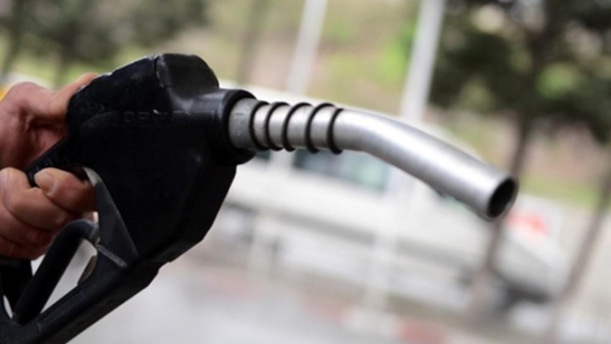 Akaryakıta ÖTV Zammı Geldi! Benzin ve Motorin Fiyatları 52 TL’yi Aştı 2 akaryakita-otv-zammi-geldi-benzin-ve-motorin-fiyatlari-52-tlyi-asti-fb9s7t3F.jpg