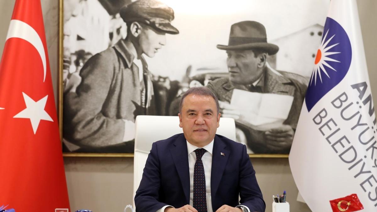 Antalya’da rüşvet soruşturmasında kritik gelişme, Başkan Muhittin Böcek tutuklandı 2 antalyada-rusvet-sorusturmasinda-kritik-gelisme-baskan-muhittin-bocek-tutuklandi-EUqqRqbb.jpg