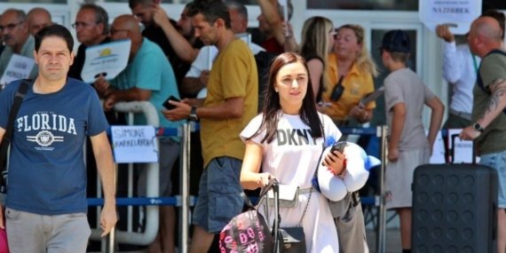 Antalya’da turizm hedefi revize edildi 18 milyon yerine 17 milyon turist bekleniyor