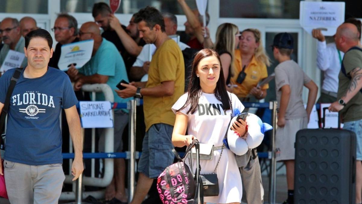 Antalya’da turizm hedefi revize edildi 18 milyon yerine 17 milyon turist bekleniyor 2 antalyada-turizm-hedefi-revize-edildi-18-milyon-yerine-17-milyon-turist-bekleniyor-UD9PeAGv.jpg