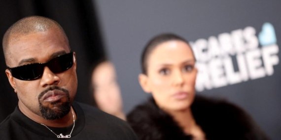 Avustralya’da Kanye West’in Vize İptali ve Antisemitik İfadeler Üzerine Derin Bir Analiz