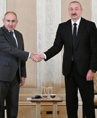 Barış Masası Yeniden Kuruldu! Aliyev ve Paşinyan Bu Kez Abu Dabi'de Görüştü 5 baris-masasi-yeniden-kuruldu-aliyev-ve-pasinyan-bu-kez-abu-dabide-gorustu-TJ8vYVq1.jpg