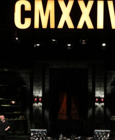 cem-yilmazin-rekor-kiran-gosterisi-cmxxiv-zorlu-psmde-ucuncu-sezonuna-basliyor-YS5MkKeY.jpg