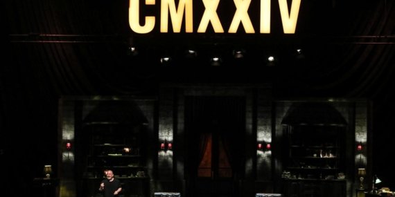 Cem Yılmaz’ın Rekor Kıran Gösterisi “CMXXIV” Zorlu PSM’de Üçüncü Sezonuna Başlıyor