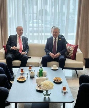 Cumhurbaşkanı Erdoğan Azerbaycan’da: EİT Zirvesi Liderleri Hankendi’de Buluştu 10 cumhurbaskani-erdogan-azerbaycanda-eit-zirvesi-liderleri-hankendide-bulustu-sCS3FhUp.jpg