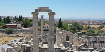 Didim'deki Apollon Tapınağı'nda Gece Müzeciliği ve Restorasyon Çalışmaları 15 didimdeki-apollon-tapinaginda-gece-muzeciligi-ve-restorasyon-calismalari-5HuTs3r8.jpg
