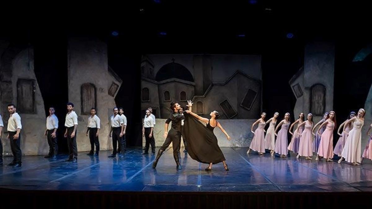 Efes Antik Tiyatro’da Zorba Balesiyle Festival Son Buldu 2 efes-antik-tiyatroda-zorba-balesiyle-festival-son-buldu-MG3RgjIT.jpg