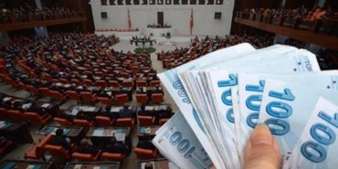 en-dusuk-emekli-maasi-artiyor-mu-gozler-meclis-genel-kurulunda-txFQOeBv.jpg