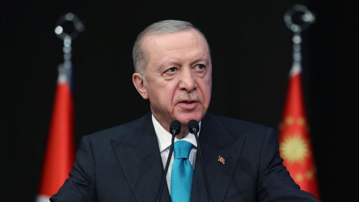 Erdoğan’dan PKK’nın Silah Bırakmasına İlk Yorum: “Hayırlara Vesile Olmasını Diliyorum” 2 erdogandan-pkknin-silah-birakmasina-ilk-yorum-hayirlara-vesile-olmasini-diliyorum-BcPBbJ1T.jpg