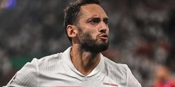 Hakan Çalhanoğlu tercihini yaptı! Galatasaray’a 10 milyon euro demişti, Fenerbahçe’ye 6 milyona “evet” dedi