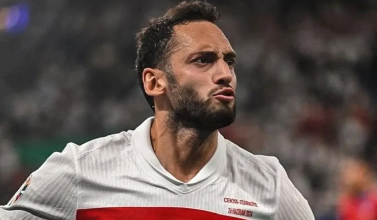 Hakan Çalhanoğlu tercihini yaptı! Galatasaray’a 10 milyon euro demişti, Fenerbahçe’ye 6 milyona "evet" dedi 1 hakan-calhanoglu-tercihini-yapti-galatasaraya-10-milyon-euro-demisti-fenerbahceye-6-milyona-evet-dedi-k5T8jFLU.jpg