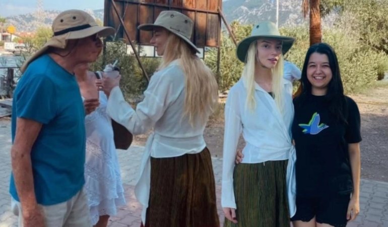 Hollywood yıldızı Türkiye’de! Anya Taylor-Joy Ortaca sokaklarında hayranlarıyla buluştu 6 hollywood-yildizi-turkiyede-anya-taylor-joy-ortaca-sokaklarinda-hayranlariyla-bulustu-BXKFDQtC.jpg