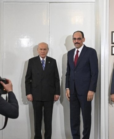 İbrahim Kalın'dan Bahçeli’ye Sürpriz Ziyaret! "Terörsüz Türkiye" Süreci Başladı mı? 3 ibrahim-kalindan-bahceliye-surpriz-ziyaret-terorsuz-turkiye-sureci-basladi-mi-EWYlbLgQ.jpg
