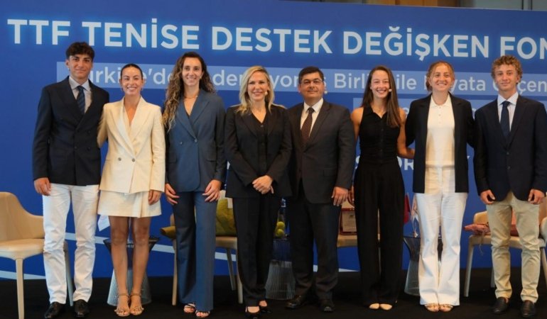 İş Portföy'ün yeni fonu tenisçileri destekliyor, yatırımcıya kazanç sağlıyor 1 is-portfoyun-yeni-fonu-teniscileri-destekliyor-yatirimciya-kazanc-sagliyor-c4A3hVJW.jpg