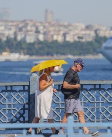 İstanbul Kavruluyor! Sıcaklık 37 Dereceyi Aştı, Uzmanlardan Kritik Uyarı Geldi 2 istanbul-kavruluyor-sicaklik-37-dereceyi-asti-uzmanlardan-kritik-uyari-geldi-WuinR8cl.jpg