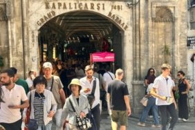 Kapalıçarşı turist rekoru kırdı! İlk 6 ayda 5 milyon ziyaretçiyle tarih yazdı 1 kapalicarsi-turist-rekoru-kirdi-ilk-6-ayda-5-milyon-ziyaretciyle-tarih-yazdi-iiSEbyAq.jpg