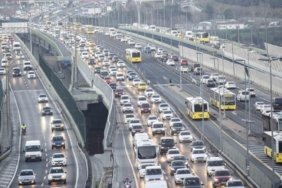karayollari-uyardi-bircok-bolgede-trafik-yavas-ilerliyor-iiJt2DLr.jpg