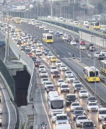 Karayolları uyardı, birçok bölgede trafik yavaş ilerliyor 5 karayollari-uyardi-bircok-bolgede-trafik-yavas-ilerliyor-iiJt2DLr.jpg