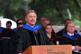 Koç Üniversitesi Mezuniyet Töreniyle Umut Dağıttı: “Bilgiyle, Cesaretle ve Umutla Yeni Bir Yolculuk Başlıyor” 3 koc-universitesi-mezuniyet-toreniyle-umut-dagitti-bilgiyle-cesaretle-ve-umutla-yeni-bir-yolculuk-basliyor-3tuMAmCE.jpg