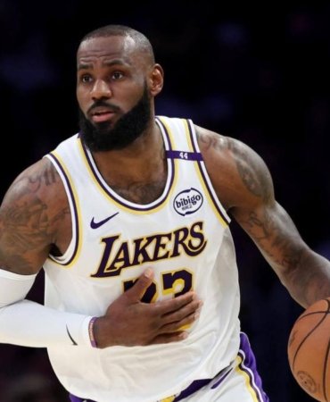 LeBron James, Lakers’tan Ayrılmıyor! Takas ya da Fesih Görüşmesi Yapılmadı 4 lebron-james-lakerstan-ayrilmiyor-takas-ya-da-fesih-gorusmesi-yapilmadi-3zIfWERc.jpg