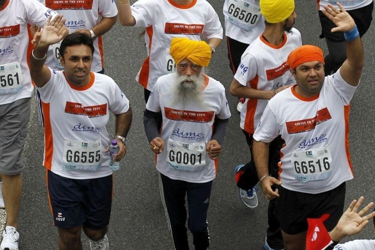 Maratona 89 yaşında başlamıştı! Dünyanın en yaşlı koşucusu Fauja Singh hayatını kaybetti 1 Maratona 89 yaşında başlamıştı! Dünyanın en yaşlı koşucusu Fauja Singh hayatını kaybetti