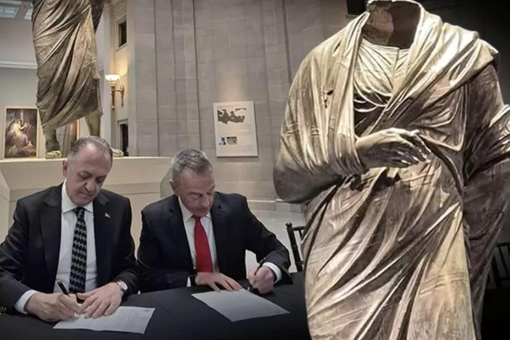 Marcus Aurelius 65 Yıl Sonra Türkiye’de! Tarihi Heykel Anavatanına Döndü 2 Marcus Aurelius 65 Yıl Sonra Türkiye’de! Tarihi Heykel Anavatanına Döndü