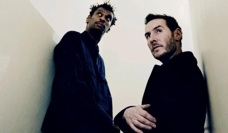 Massive Attack'ten İsrail-Gazze Krizi Üzerine Güçlü Çağrı ve Sansür Eleştirisi 6 massive-attackten-israil-gazze-krizi-uzerine-guclu-cagri-ve-sansur-elestirisi-TkxKghBS.jpg