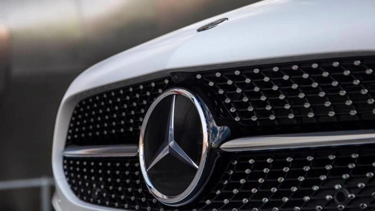 Mercedes’ten Şok Geri Çağırma! Hava Yastığı Patlayabilir, 223 Bin Araç Tehlikede 2 mercedesten-sok-geri-cagirma-hava-yastigi-patlayabilir-223-bin-arac-tehlikede-NyQLnGMg.jpg