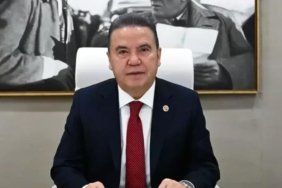 Muhittin Böcek'in Gelini Almanya'dan Dönerken Havalimanında Gözaltına Alındı 3 muhittin-bocekin-gelini-almanyadan-donerken-havalimaninda-gozaltina-alindi-G7TIhBbg.jpg