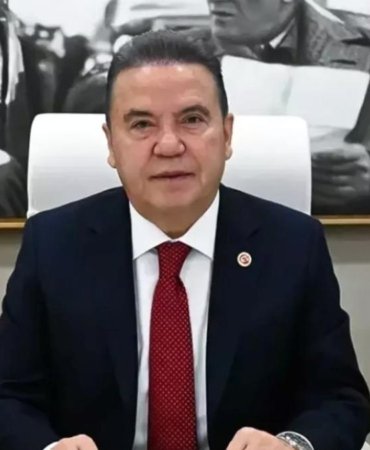 Muhittin Böcek'in Gelini Almanya'dan Dönerken Havalimanında Gözaltına Alındı 8 muhittin-bocekin-gelini-almanyadan-donerken-havalimaninda-gozaltina-alindi-G7TIhBbg.jpg
