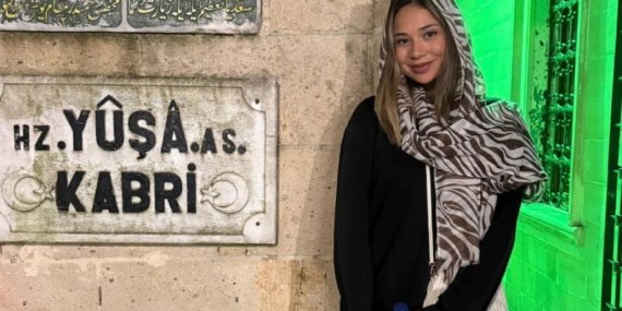 Müstehcenlik davasıyla gündeme gelen Merve Taşkın’dan türbe ziyareti paylaşımı