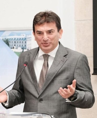 OYAK Holding’in yeni CEO’su Prof. Dr. Murat Yalçıntaş oldu 8 oyak-holdingin-yeni-ceosu-prof-dr-murat-yalcintas-oldu-4I2C1VHG.jpg