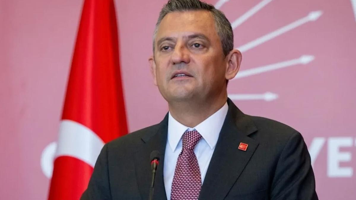 Özgür Özel’den yolsuzluk soruşturmalarına sert tepki: “Hırsız varsa biz de cezasını veririz” 2 ozgur-ozelden-yolsuzluk-sorusturmalarina-sert-tepki-hirsiz-varsa-biz-de-cezasini-veririz-nAQ7TO3y.jpg