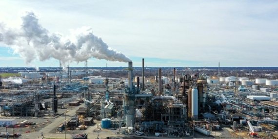 Petrol Devlerinden Geri Adım! Emisyon Standardı Rötara Uğradı, Net Sıfır Hedefi Askıya Alındı