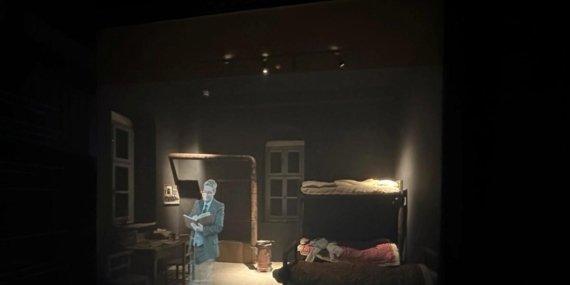 Sabahattin Ali’nin Hücresine Dijital Yolculuk! Sinop Cezaevi’ndeki Hologram Ziyaretçileri Büyülüyor