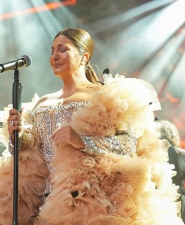 Sibel Can Harbiye’yi Büyüledi! Gözyaşları, Klip Sürprizi ve Alkış Fırtınasıyla Unutulmaz Gece 10 sibel-can-harbiyeyi-buyuledi-gozyaslari-klip-surprizi-ve-alkis-firtinasiyla-unutulmaz-gece-7Wgc8QiZ.jpg