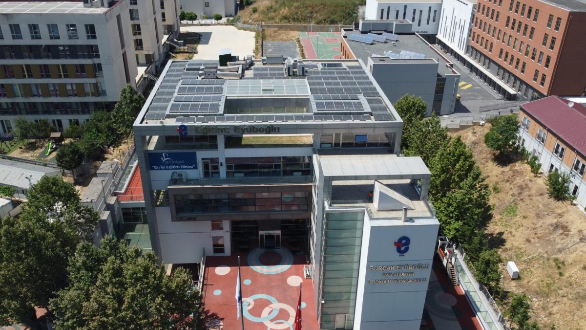 Siemens Türkiye’den eğitimde sürdürülebilirlik atağı! Eyüboğlu Kampüsü’nde güneş enerjili dönüşüm tamamlandı 2 siemens-turkiyeden-egitimde-surdurulebilirlik-atagi-eyuboglu-kampusunde-gunes-enerjili-donusum-tamamlandi-umptPvLI.jpg