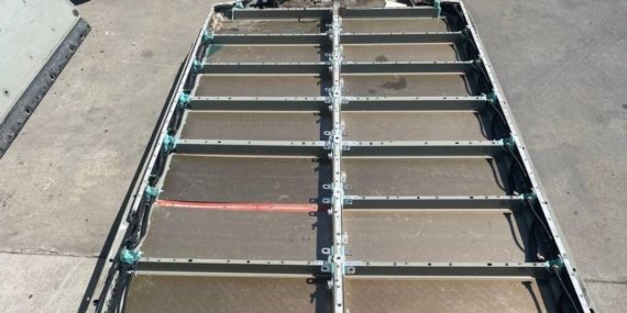 Tesla’yı sollayacak icat! Ahşap batarya kutusu çelikle birleşti, hem daha güvenli hem çevreci
