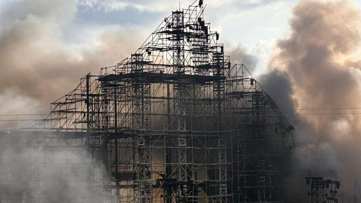 Tomorrowland Ana Sahnesi Kül Oldu! Festivalin Geleceği Belirsiz 2 tomorrowland-ana-sahnesi-kul-oldu-festivalin-gelecegi-belirsiz-2ZNPx6QS.jpg