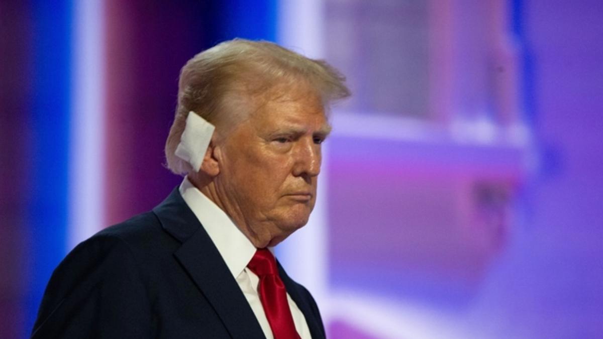 Trump, suikast girişiminin yıl dönümünde FBI ve Gizli Servis’e sert mesaj: “Bu hatalar olmamalıydı” 2 trump-suikast-girisiminin-yil-donumunde-fbi-ve-gizli-servise-sert-mesaj-bu-hatalar-olmamaliydi-lqIkRj85.jpg