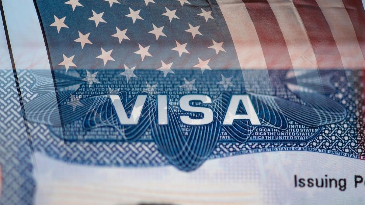 Trump yönetiminden H1-B vizelerine büyük darbe mi geliyor? Kalifiye işçiler için yeni dönem başlıyor 2 trump-yonetiminden-h1-b-vizelerine-buyuk-darbe-mi-geliyor-kalifiye-isciler-icin-yeni-donem-basliyor-HdMlQ5PD.jpg