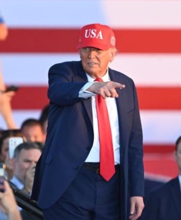 Trump’tan “tarihi” vergi indirimi hamlesi, dev yasa tasarısını imzaladı 4 trumptan-tarihi-vergi-indirimi-hamlesi-dev-yasa-tasarisini-imzaladi-iUDkkmuT.jpg