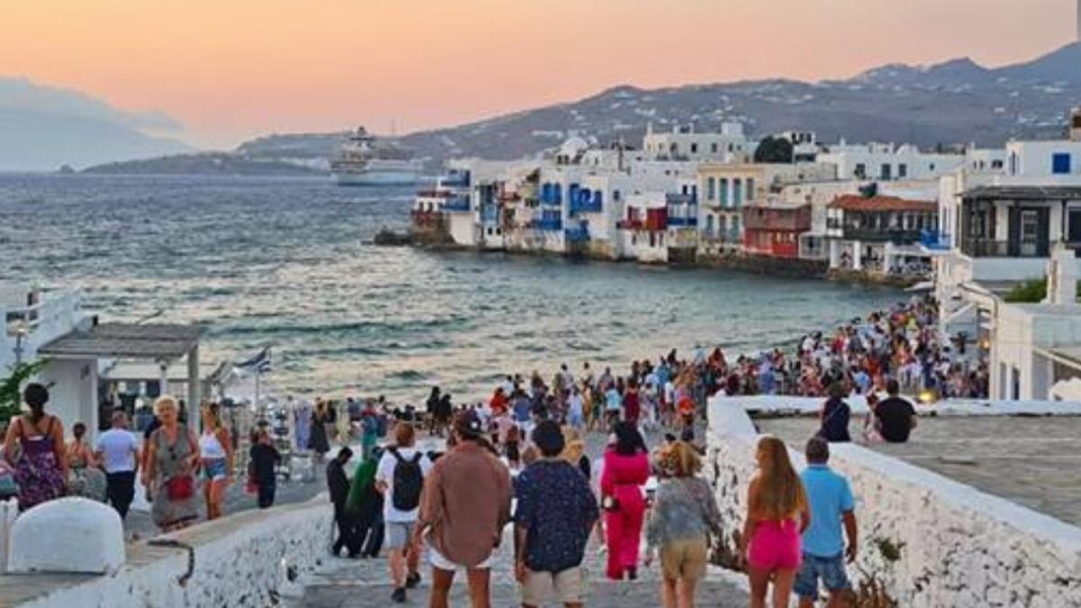 Türk turist akını Yunanistan'ı şaşırttı 2024'te rekor kırıldı 2 turk-turist-akini-yunanistani-sasirtti-2024te-rekor-kirildi-W8423kpv.jpg