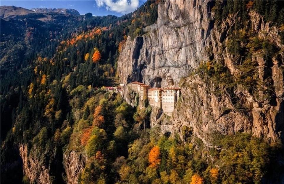 Türkiye Kültür Yolu Festivali: Trabzon’un Sanat ve Kültür Zirvesi 2 Sanatın Evrensel Diliyle Buluşma: Sergiler ve Kalıcı Koleksiyonlar