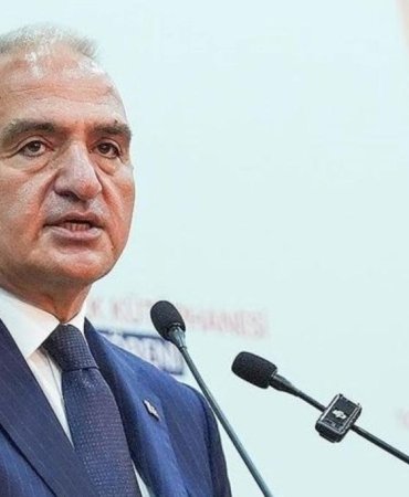 Uşak'ın Tarihî Halısı: Osmanlı Zanaatının Eşsiz Bir Yansıması 2 usakin-tarih-halisi-osmanli-zanaatinin-essiz-bir-yansimasi-BRfUXP9T.jpg