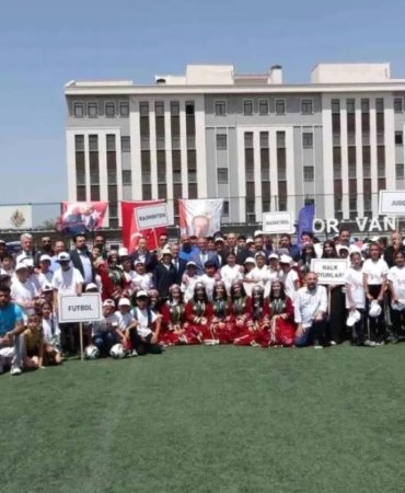 Van’da Yaz Spor Okulları Açıldı Gençler Spora Akın Etti 7 vanda-yaz-spor-okullari-acildi-gencler-spora-akin-etti-7jyfydHm.jpg