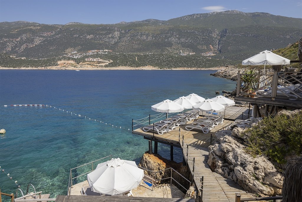Kaş’ta doğayla bütünleşen bir sığınak: Peninsula Gardens Hotel